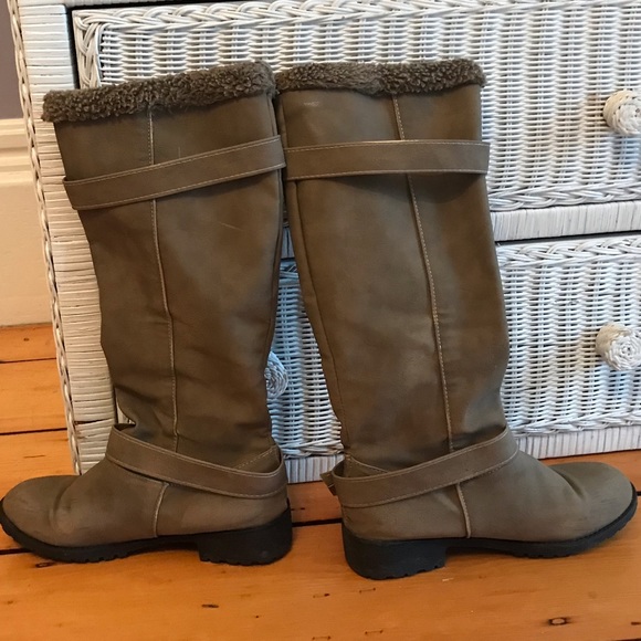 Boots - Picture 2 of 2